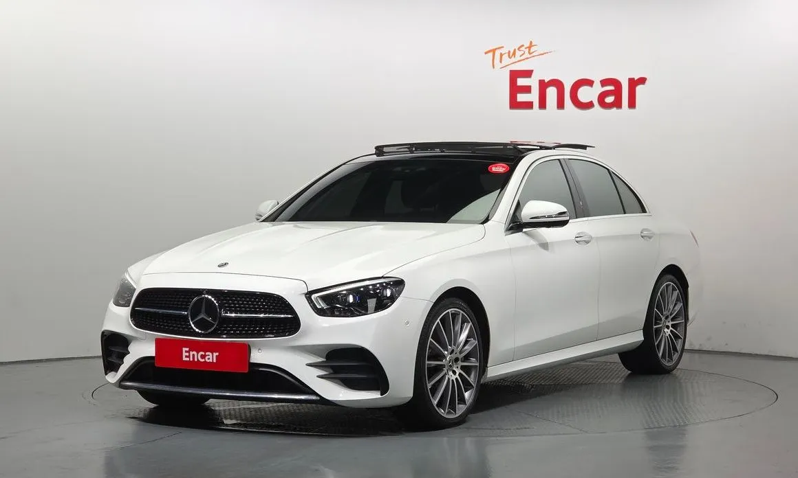 Mercedes-Benz E-Class — фото 1