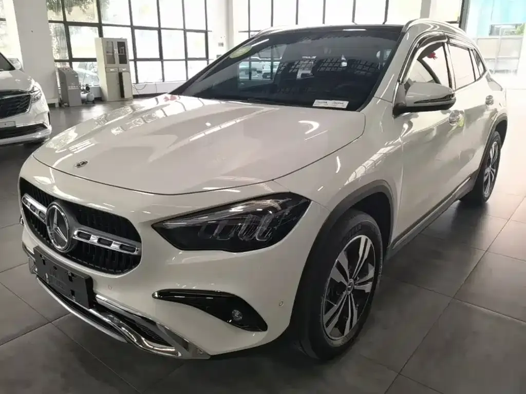 Mercedes-Benz GLA — фото 1