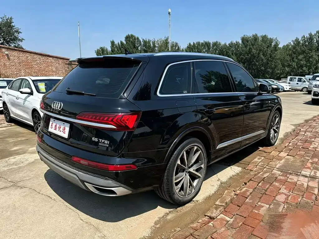 Audi Q7 — фото 4