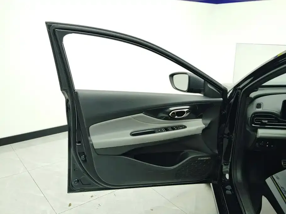 GAC Motor Shadow Leopard — фото 3