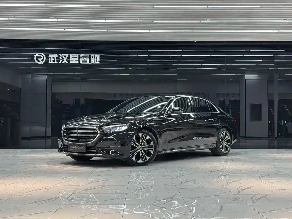 Mercedes-Benz E-Class — фото 1