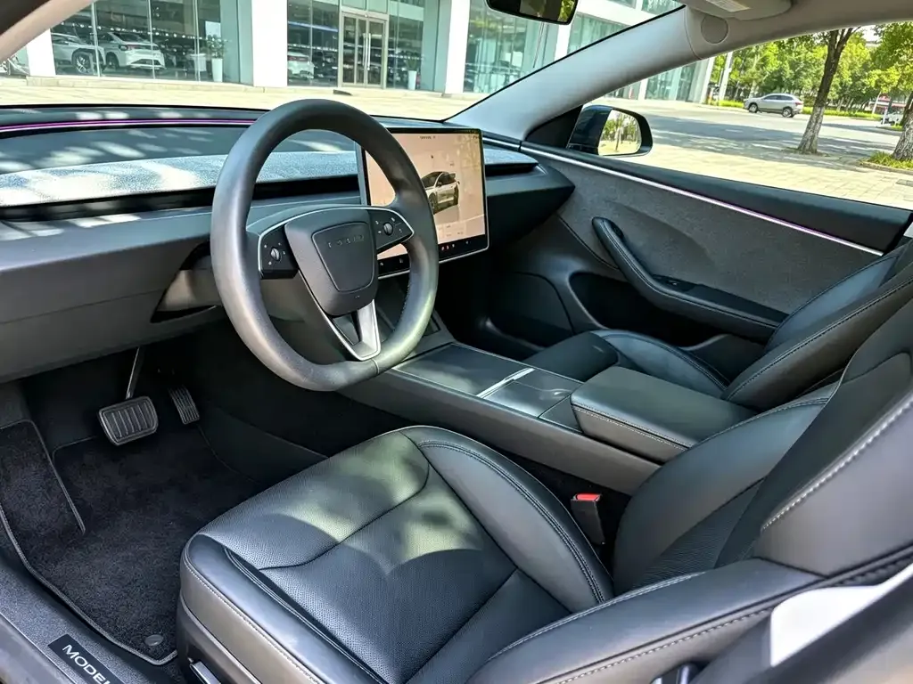 Tesla Model 3 — фото 4