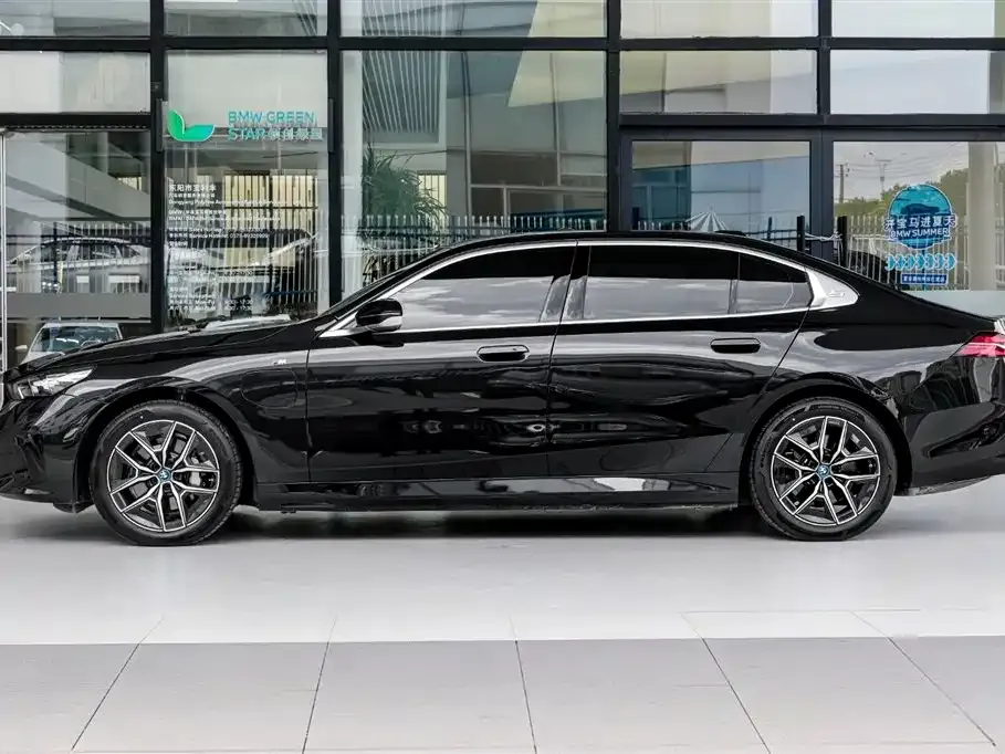 BMW i5 — фото 3