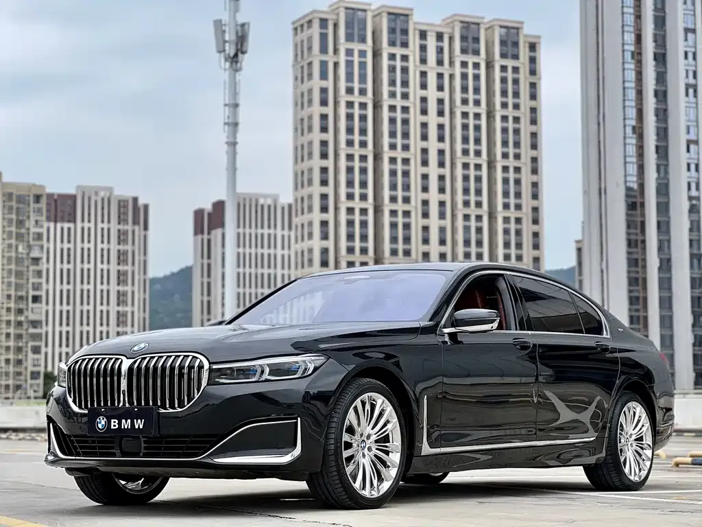 BMW 7 Series — фото 1