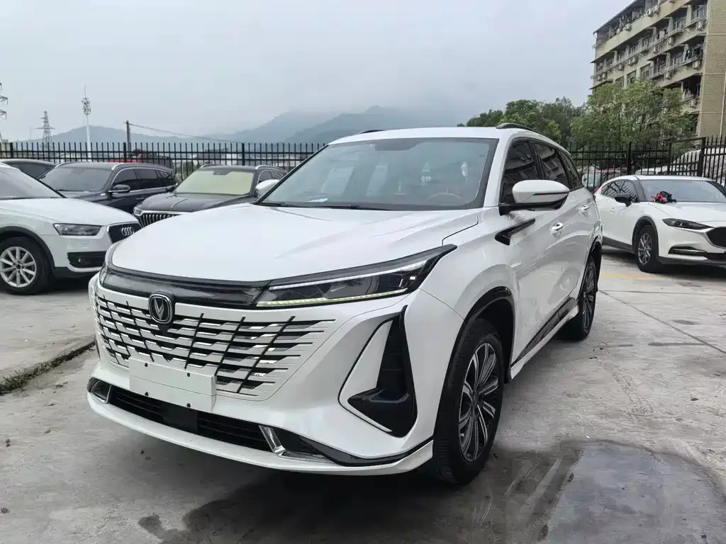 Changan CS75 PLUS — фото 1