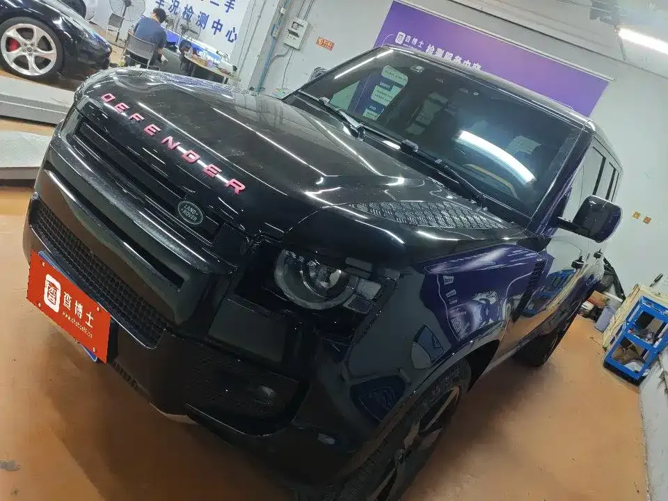 Land Rover Defender — фото 1