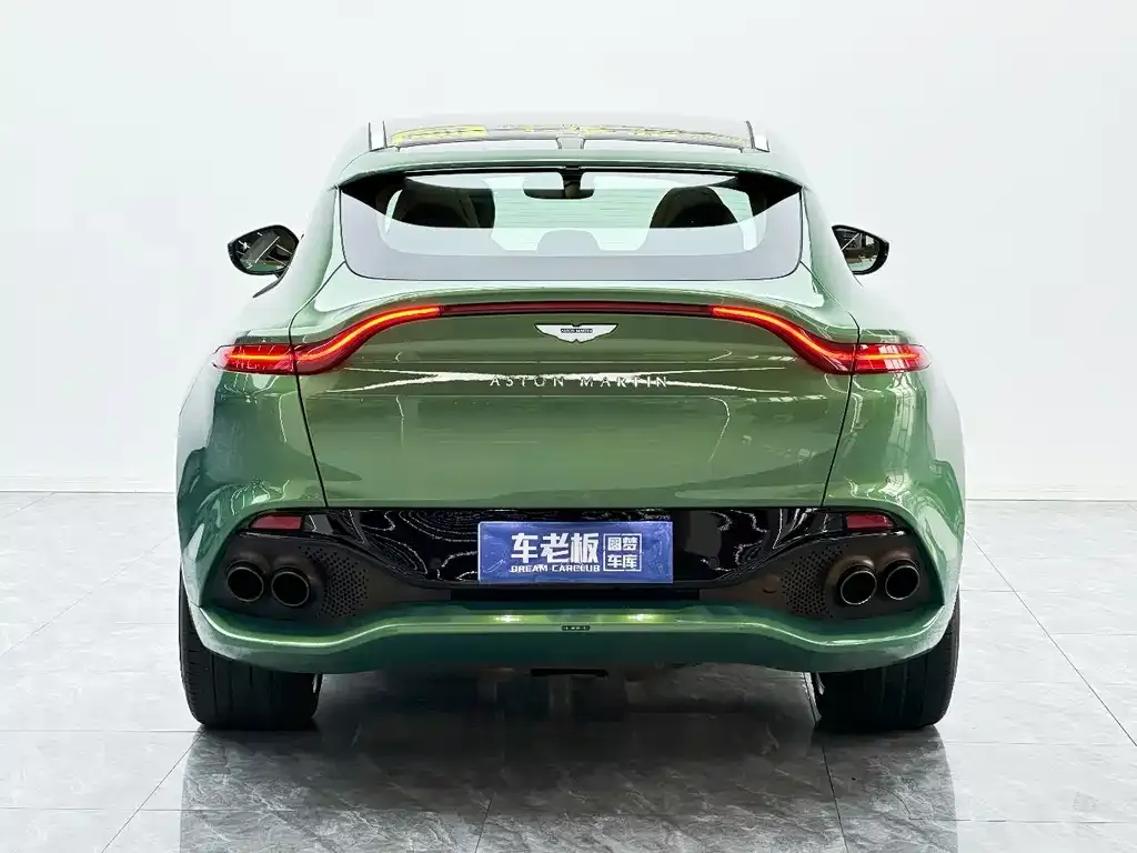 Aston Martin DBX — фото 10