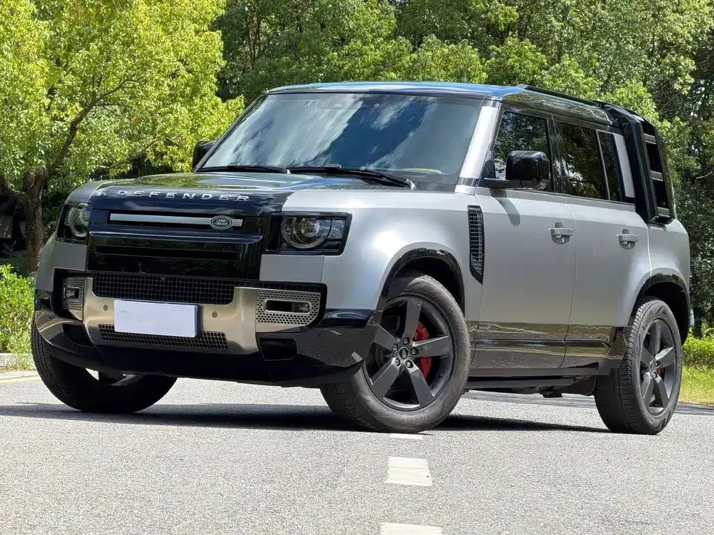 Land Rover Defender — фото 1