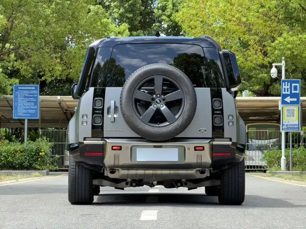 Land Rover Defender — фото 9