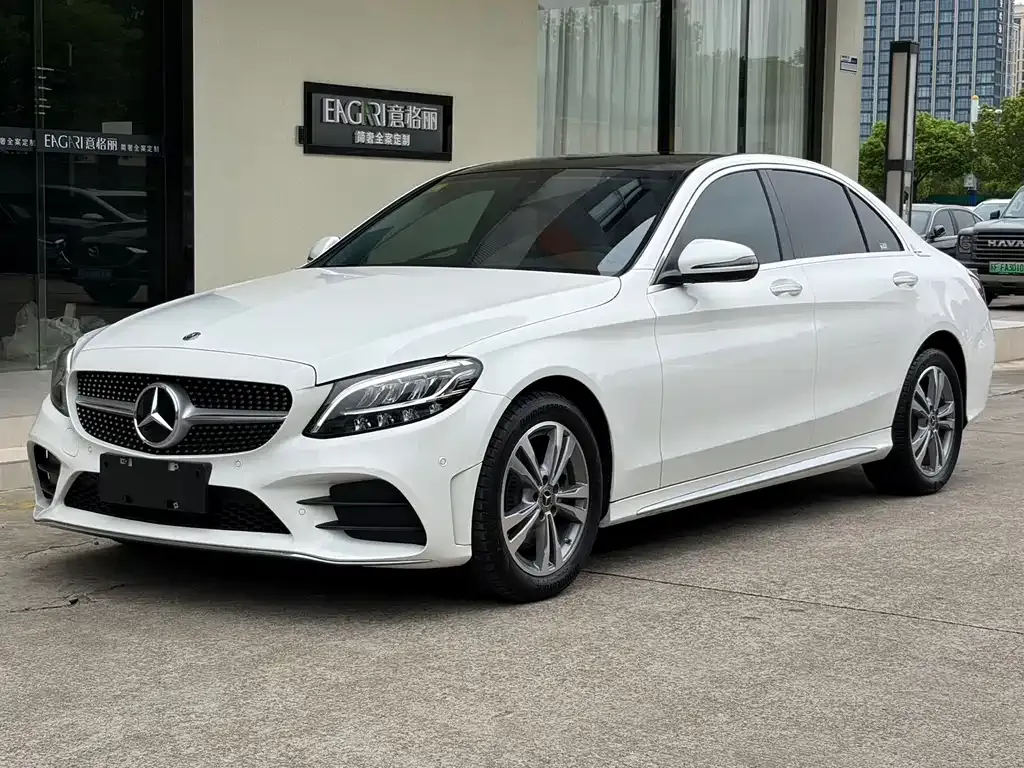 Mercedes-Benz C-Class — фото 1