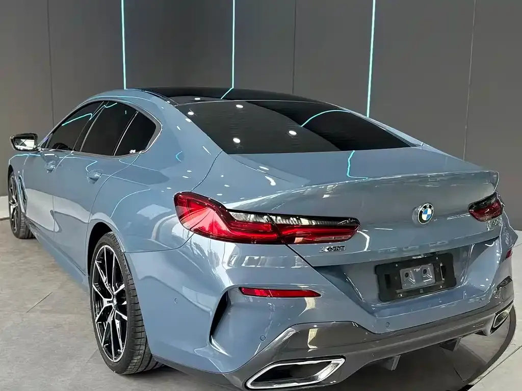 BMW 8 Series — фото 5