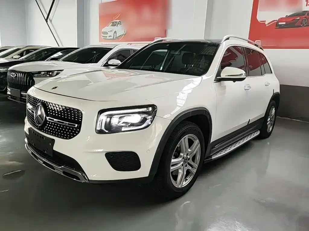Mercedes-Benz GLB — фото 1