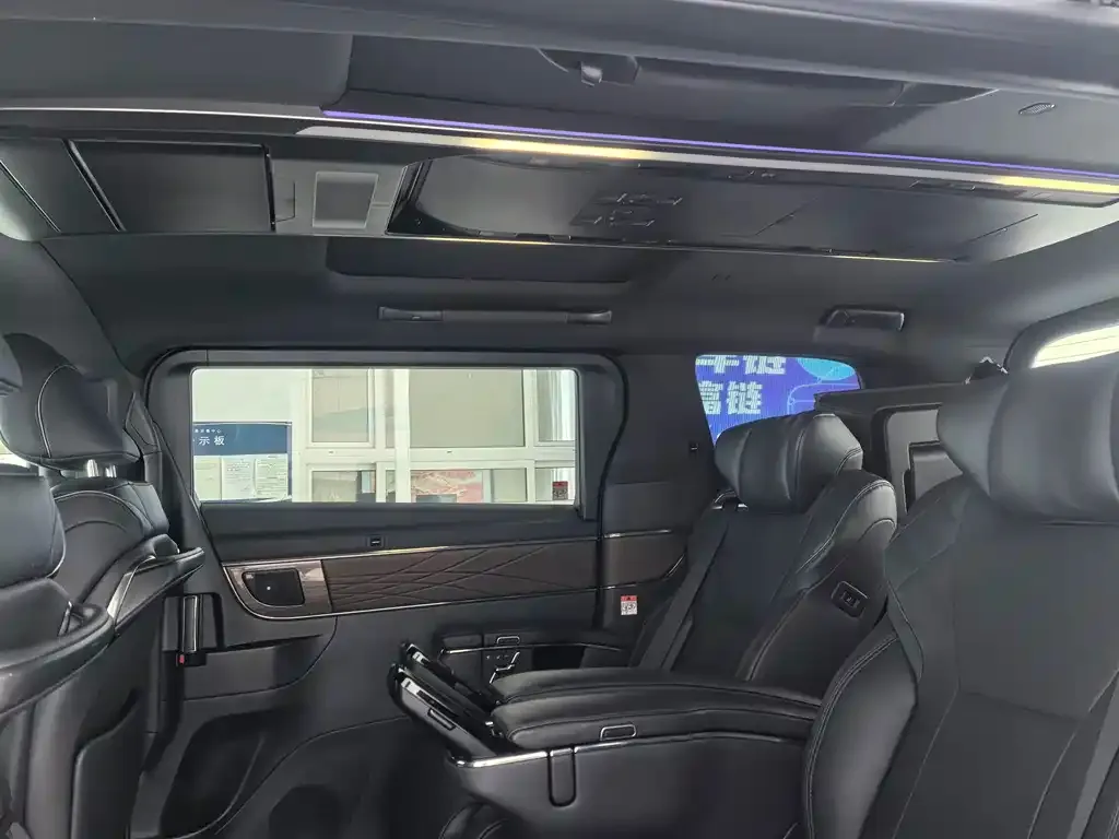 Toyota Vellfire — фото 6