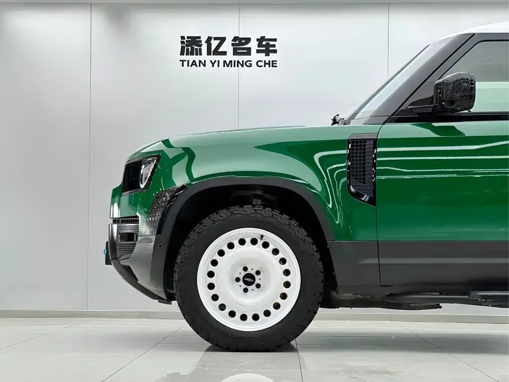 Land Rover Defender — фото 6