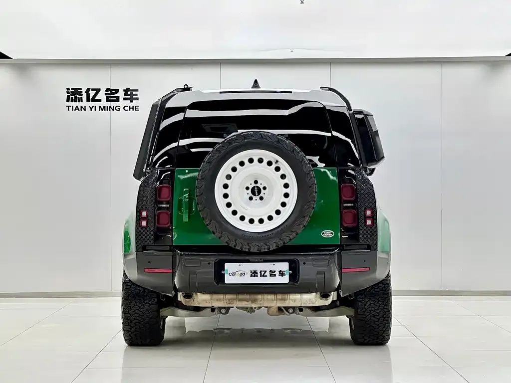 Land Rover Defender — фото 5