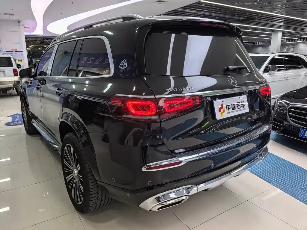 Mercedes-Benz GLS — фото 9