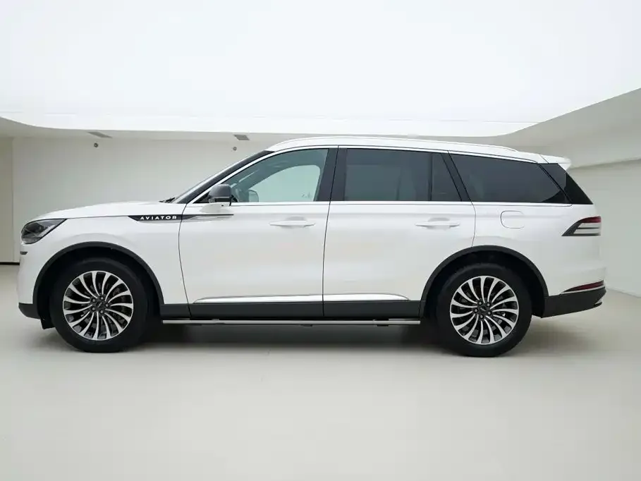 Lincoln Aviator — фото 7