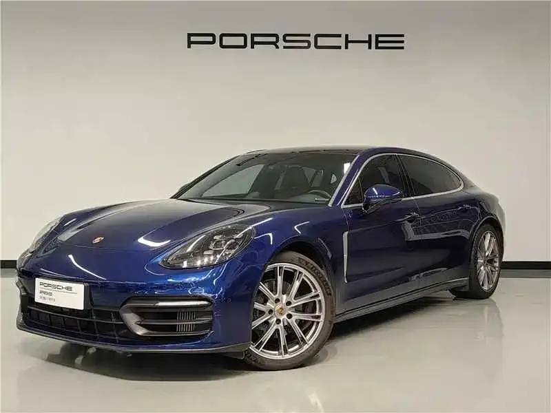 Porsche Panamera — фото 1