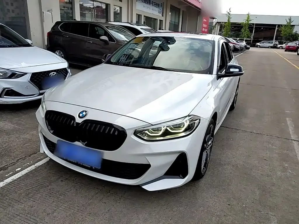 BMW 1 Series — фото 1
