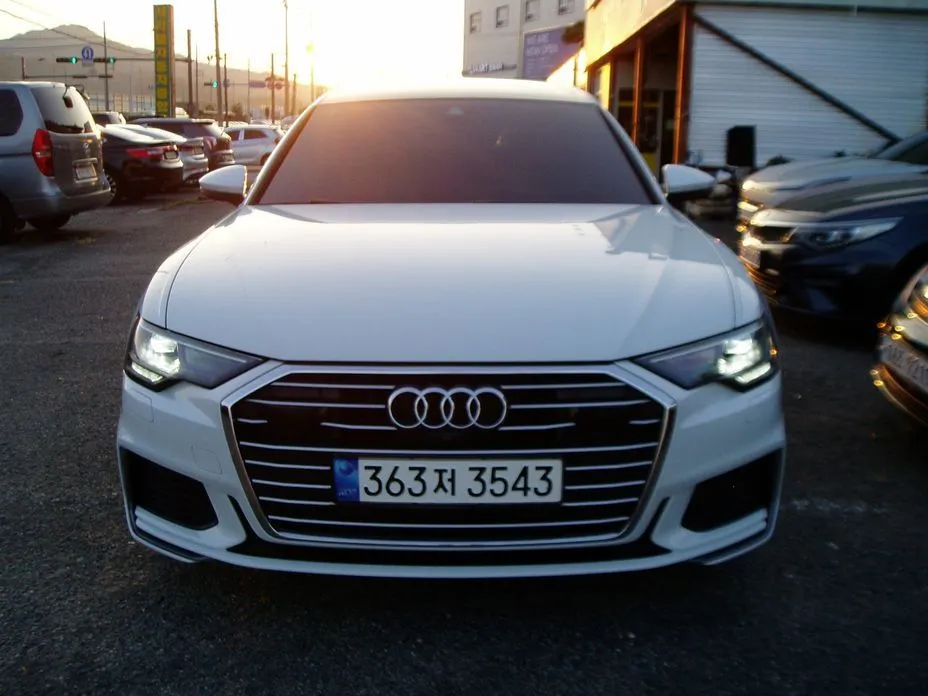 Audi A6 — фото 1