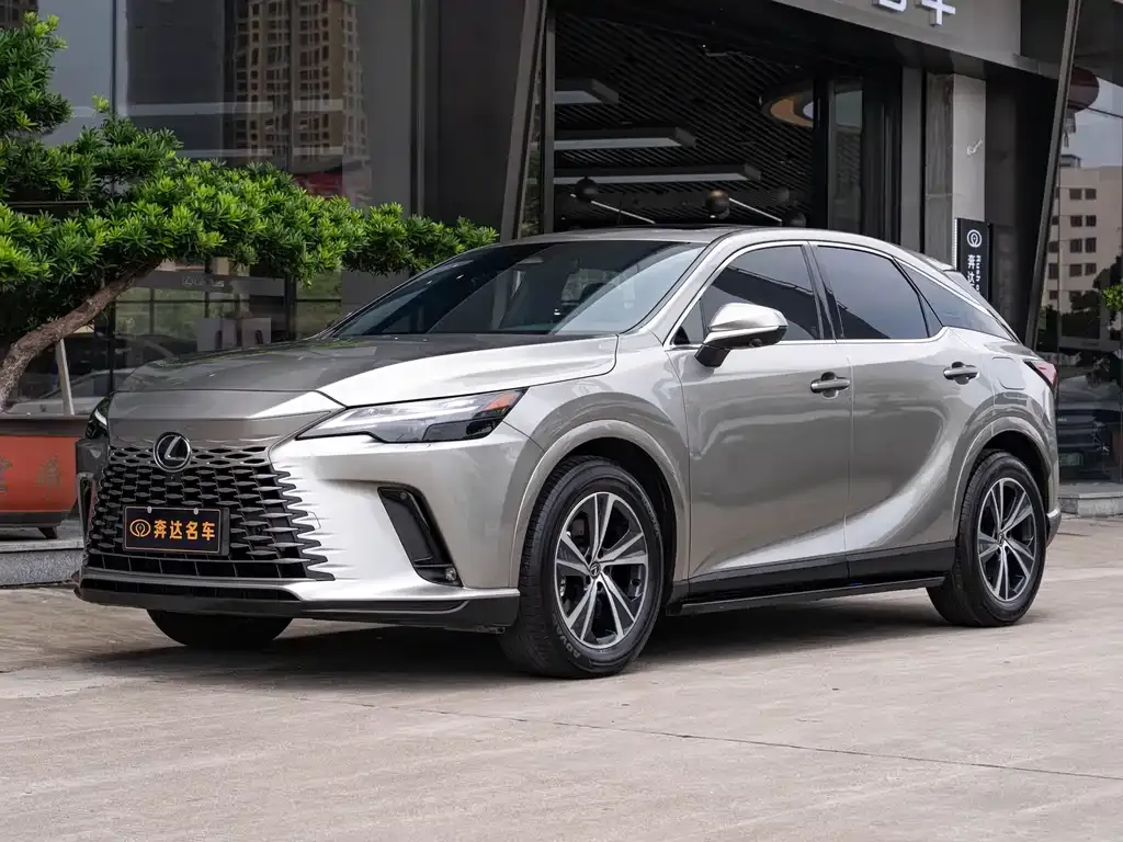 Lexus RX — фото 1