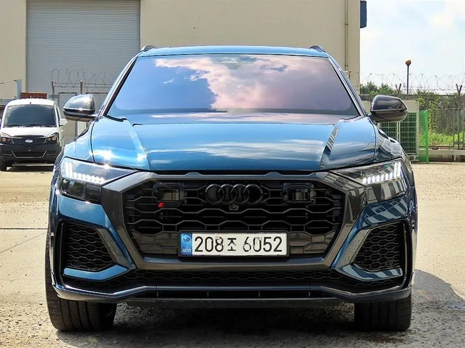 Audi RSQ8 — фото 1
