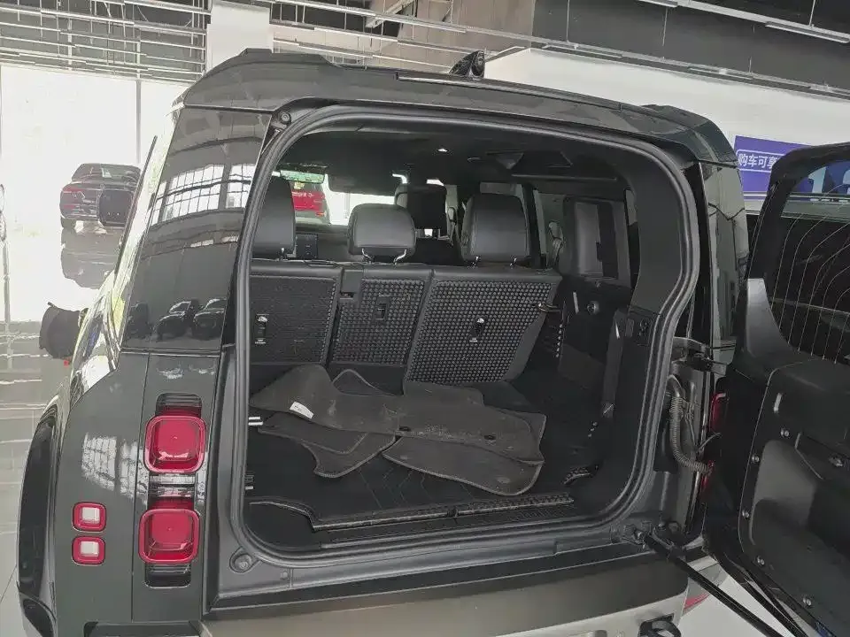 Land Rover Defender — фото 10