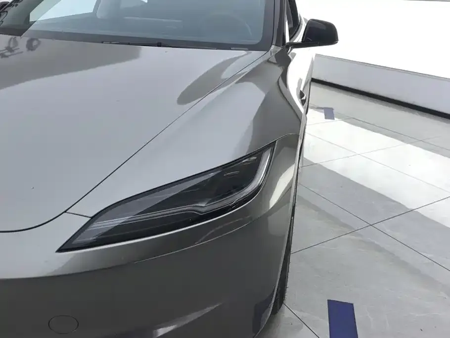 Tesla Model 3 — фото 2