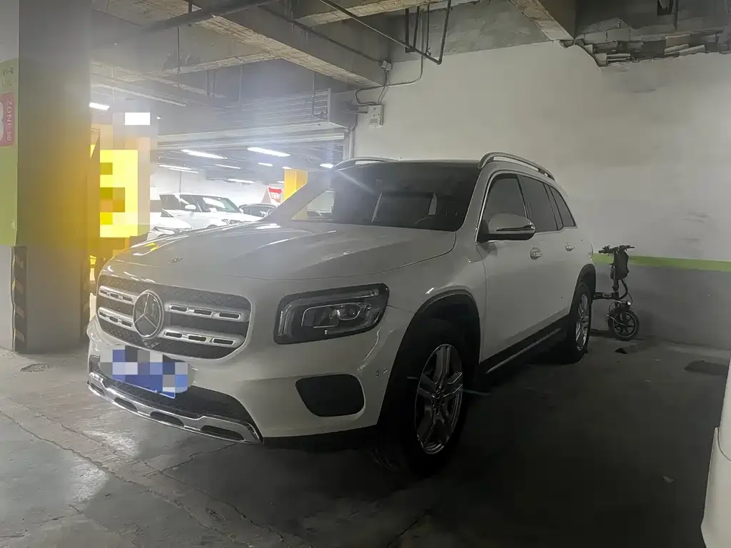 Mercedes-Benz GLB — фото 1