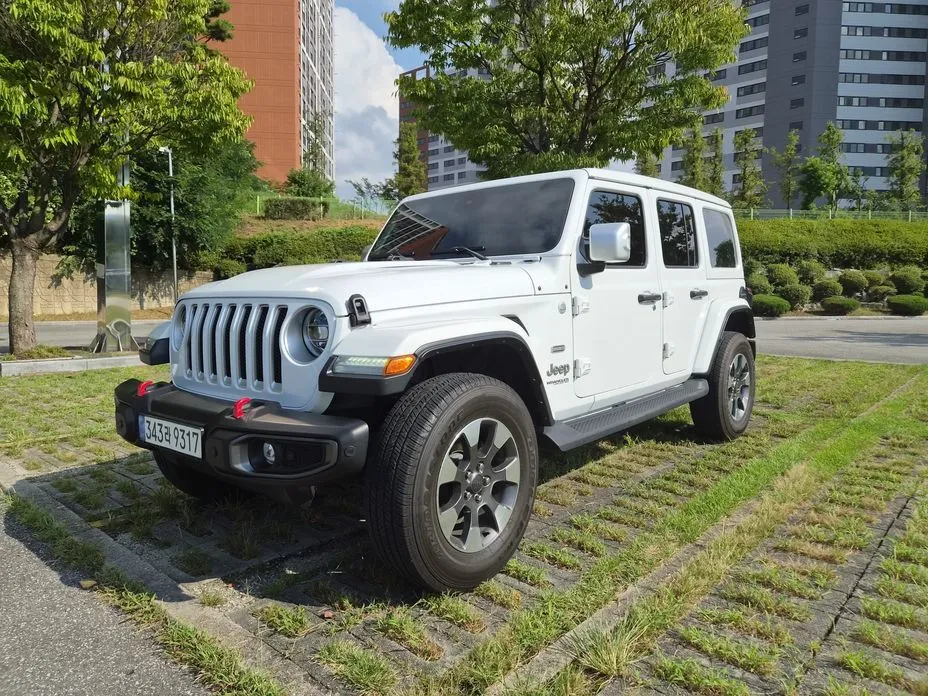 Jeep Wrangler — фото 1