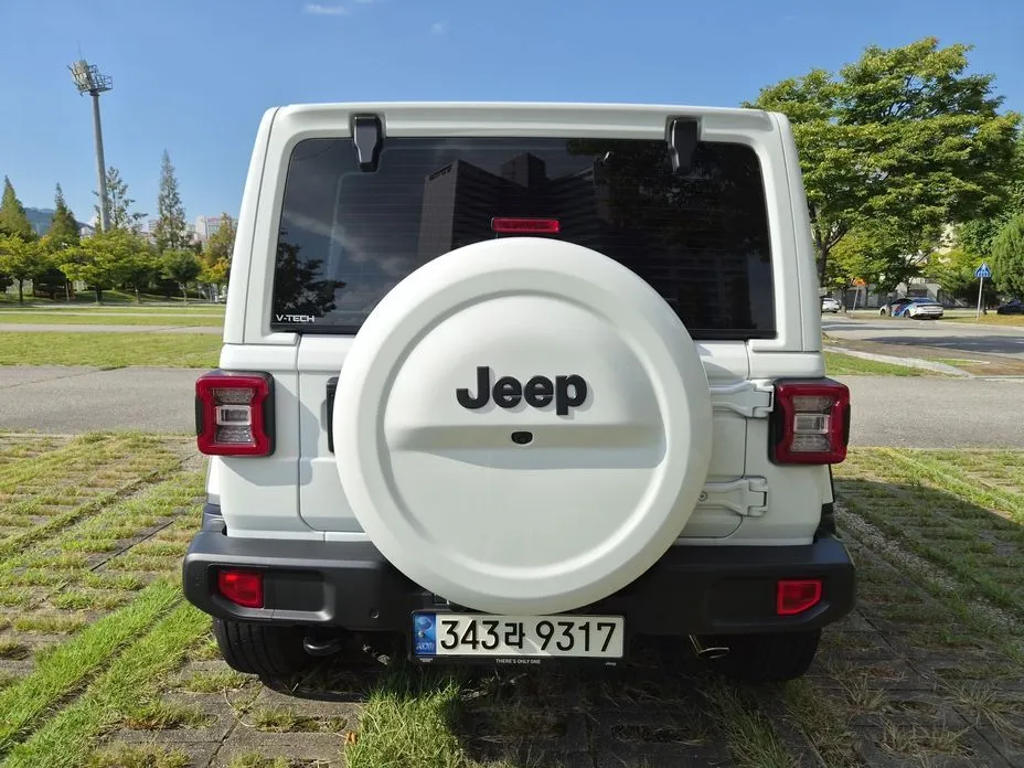 Jeep Wrangler — фото 4
