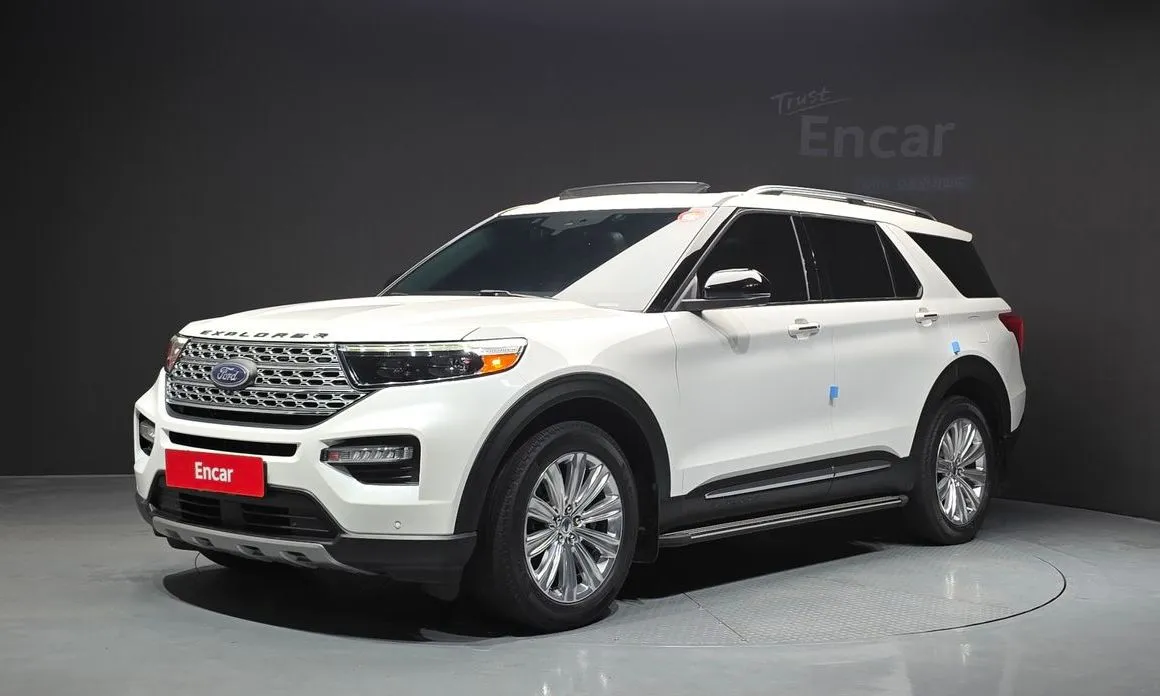 Ford Explorer — фото 1