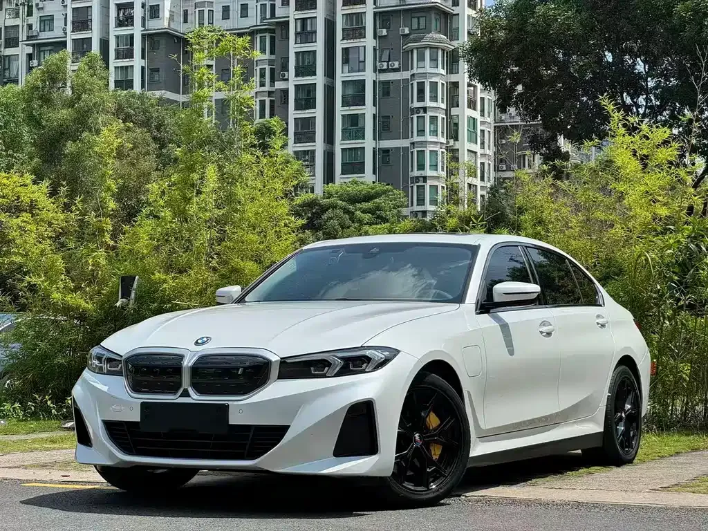 BMW i3 — фото 1