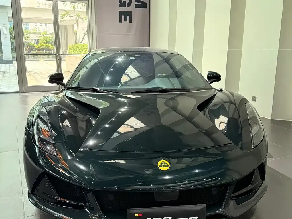 Lotus Emira — фото 1