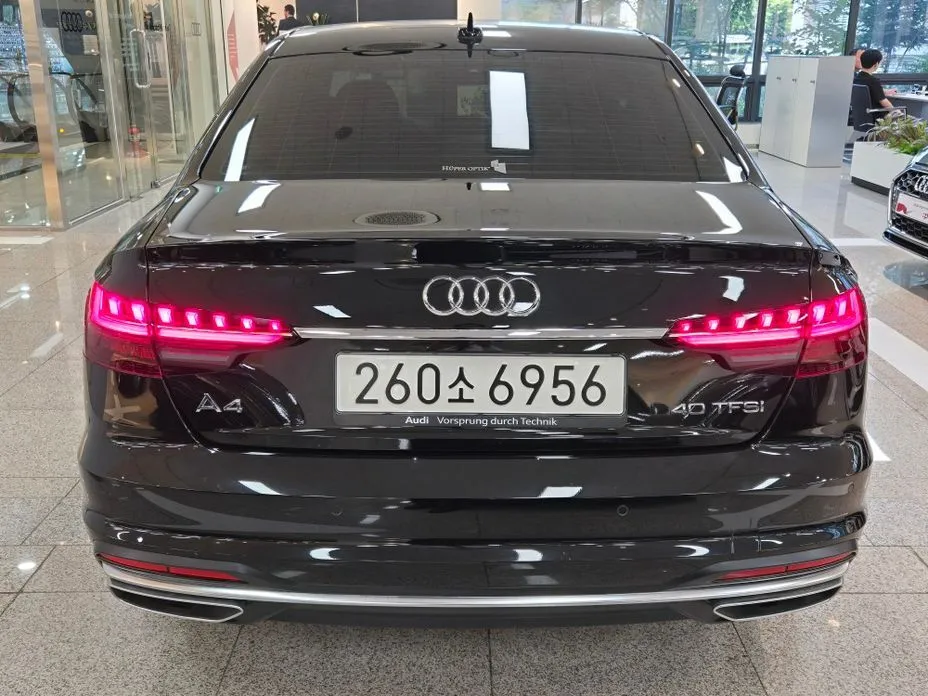 Audi A4 — фото 5