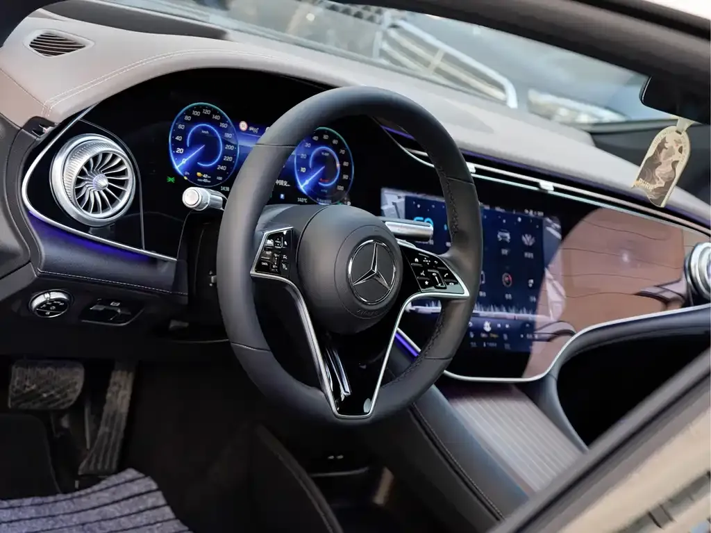 Mercedes-Benz EQS — фото 10