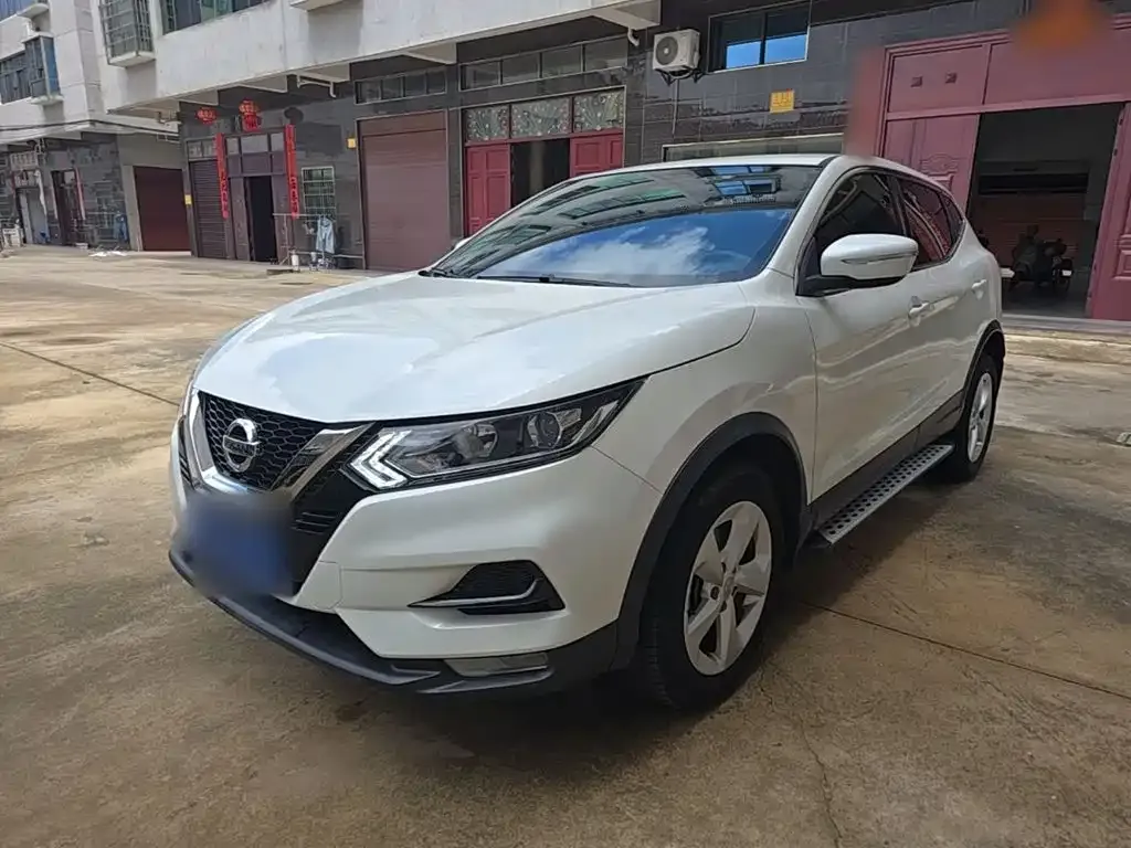 Nissan Qashqai — фото 1