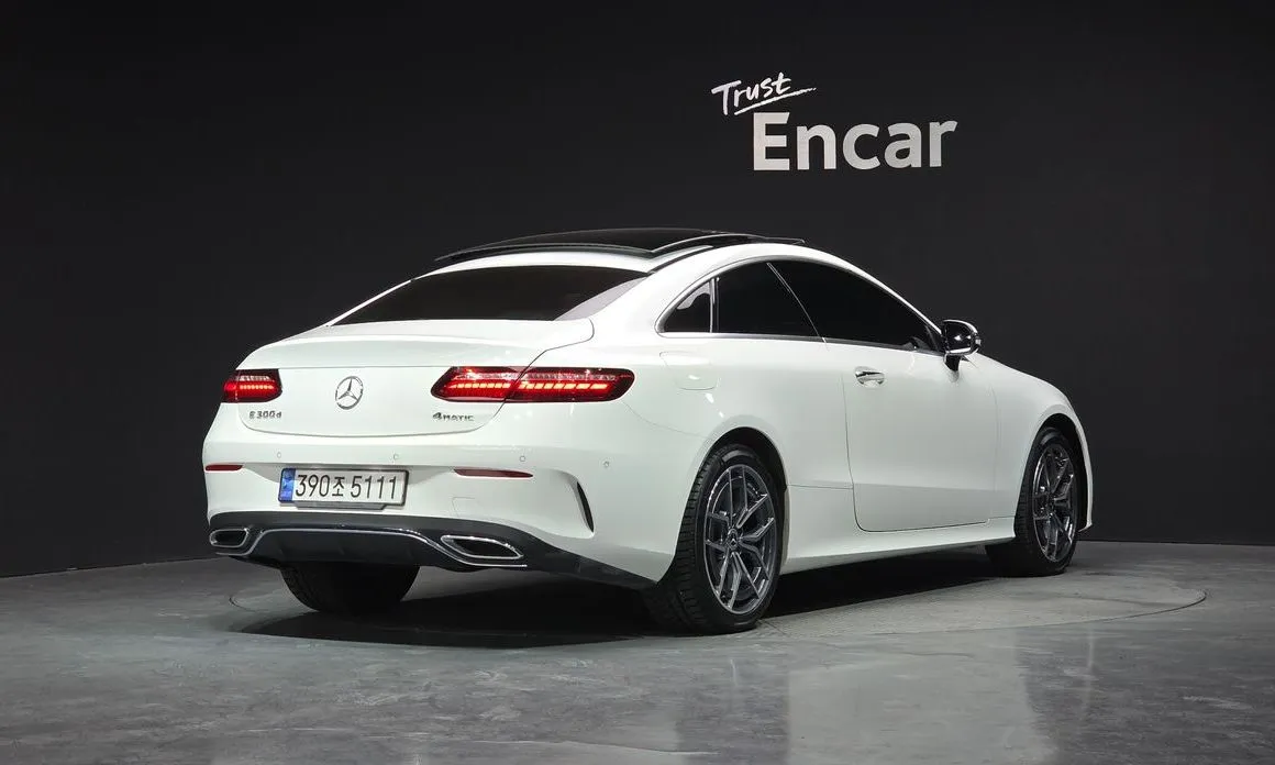 Mercedes-Benz E-Class — фото 2