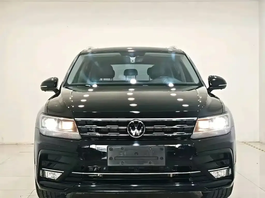 Volkswagen Tiguan L — фото 5