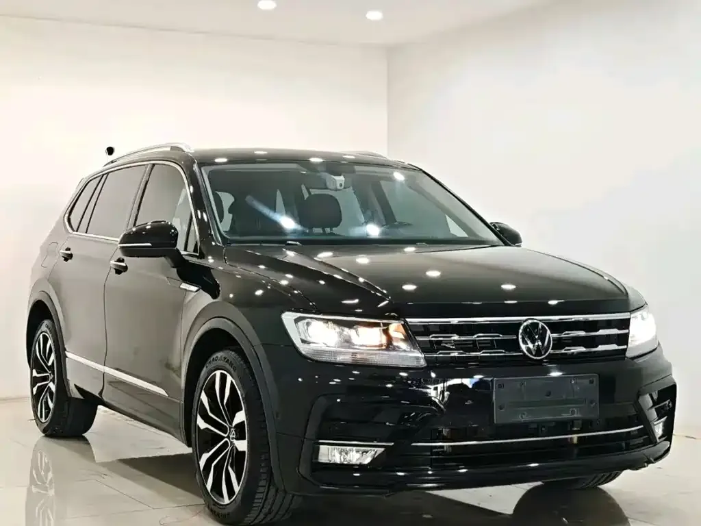 Volkswagen Tiguan L — фото 9