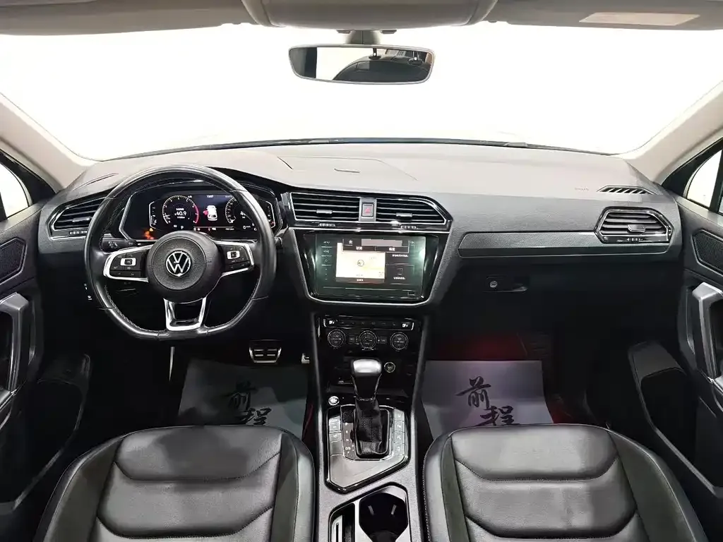 Volkswagen Tiguan L — фото 2