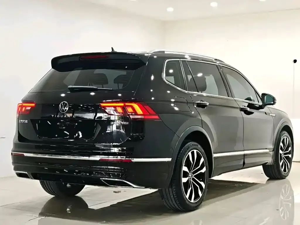 Volkswagen Tiguan L — фото 3