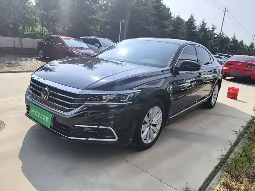 Volkswagen Passat — фото 1