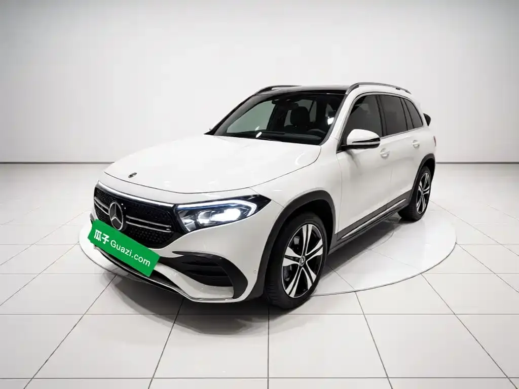 Mercedes-Benz EQB — фото 1