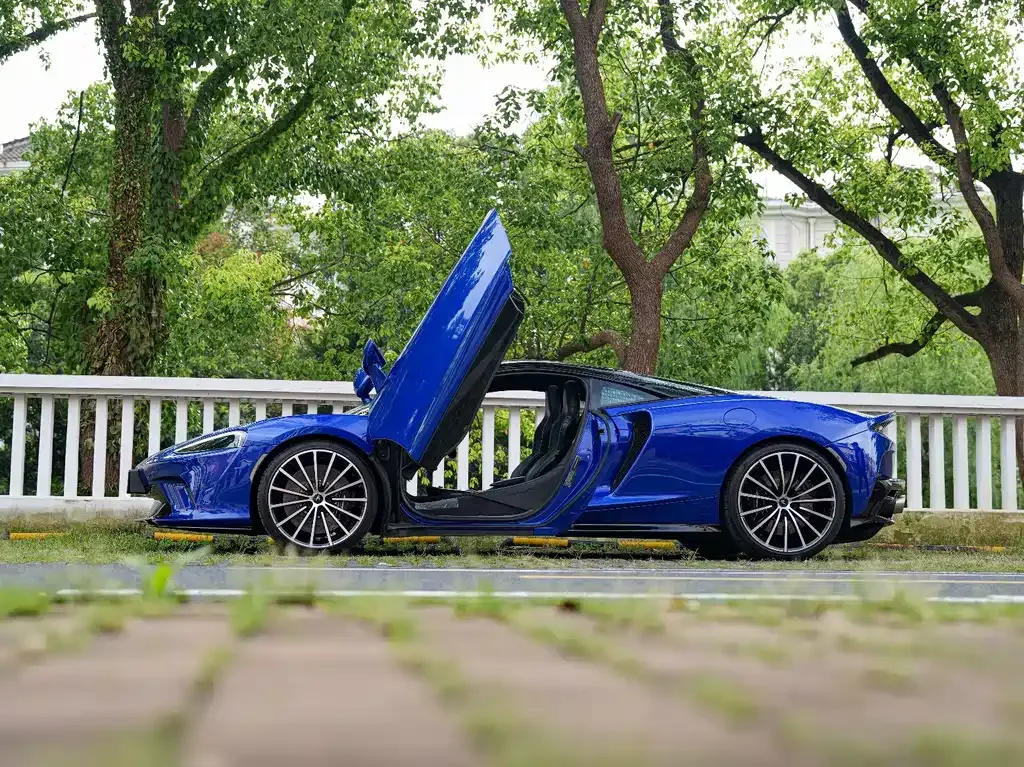 McLaren GT — фото 10