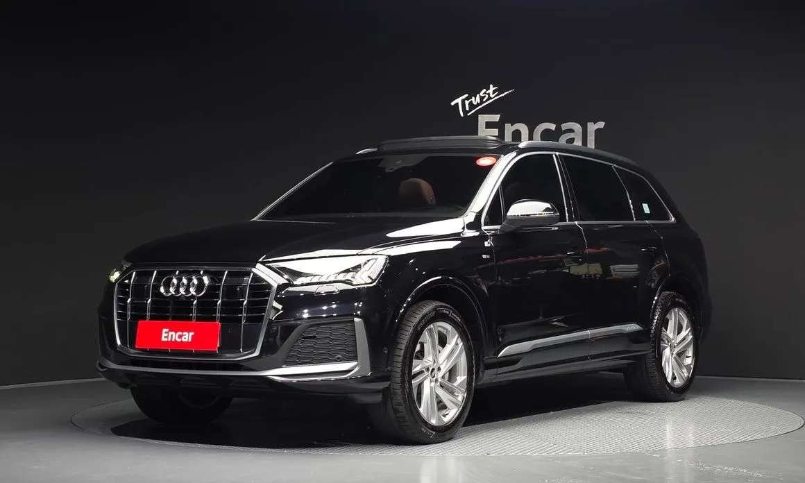 Audi Q7 — фото 1
