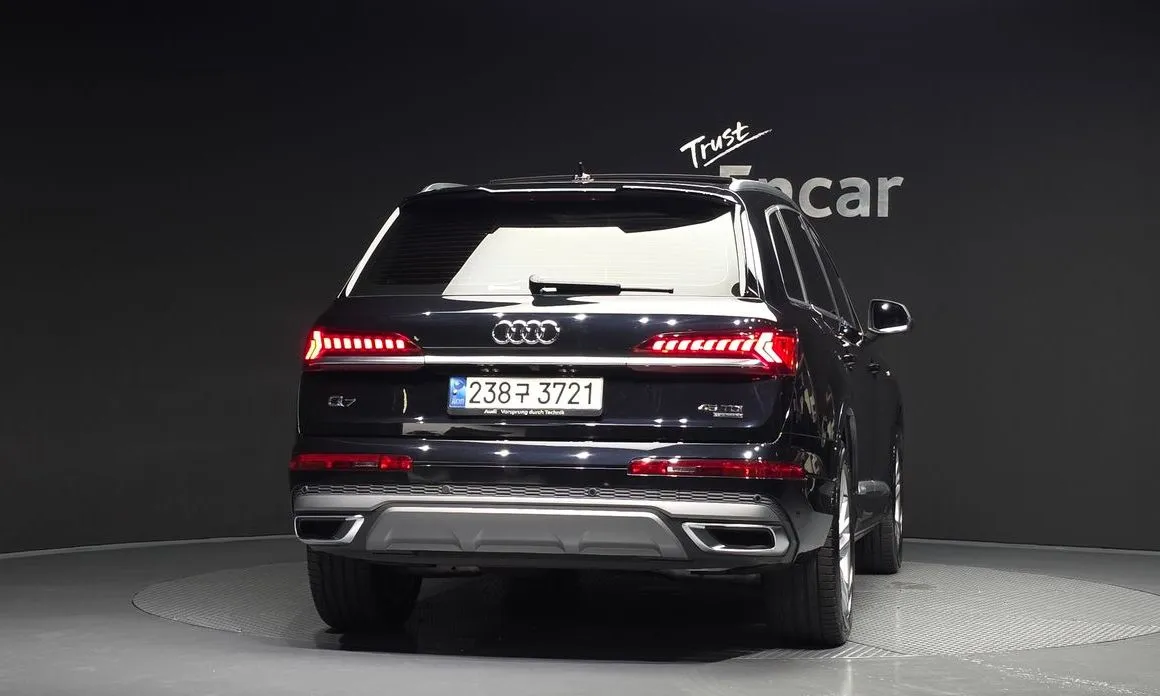 Audi Q7 — фото 5