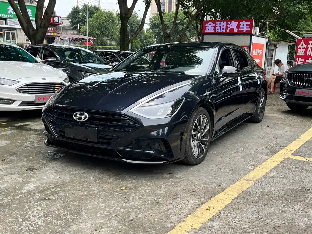 Hyundai Sonata — фото 1