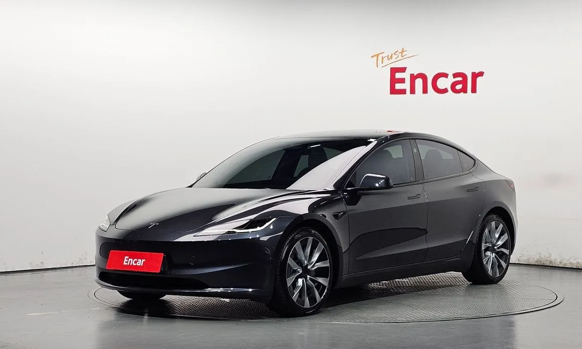 Tesla Model 3 — фото 1