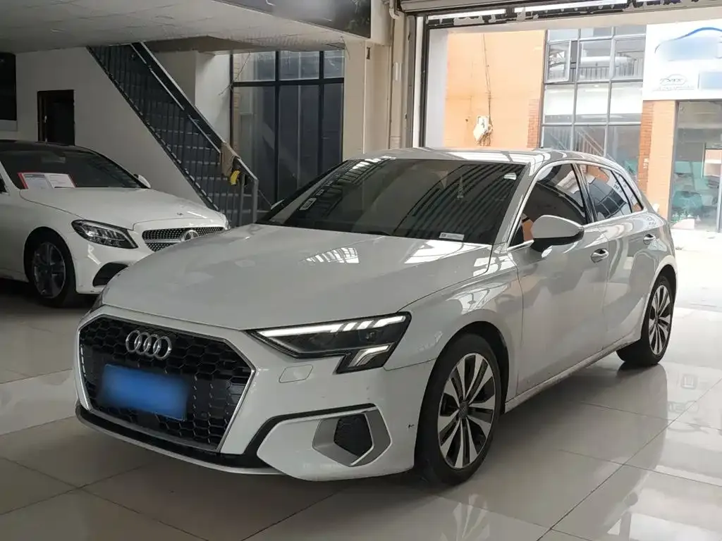 Audi A3 — фото 1
